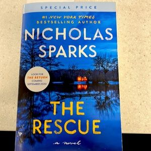 Slightly used good good Nicholas Sparks book.  The Rescue
